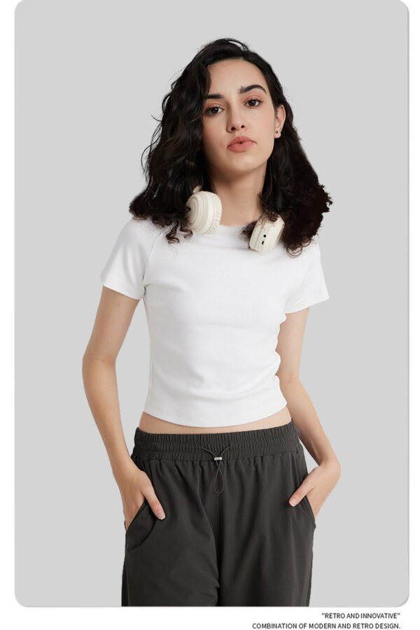 Crop Top T-Shirts – Brown Fitted Cotton Tee for Women - Image 3