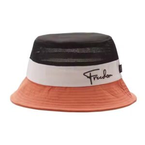 Colorblock bucket hat with mesh panel and embroidered "Freedom" logo – breathable and outdoor-ready.