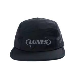 Black custom performance hat – 5-panel design, polyester material, screen-printed logo. Ideal for outdoor camping & sports.